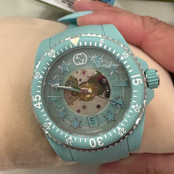 Gucci 40mm Dive Watch - Picture 3 of 11